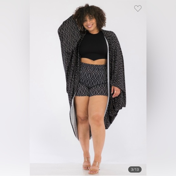 PLUS SIZE 2 piece short set sizes XL-3X - Picture 2 of 4